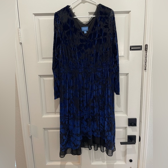 Vera Wang Dress - Picture 2 of 4